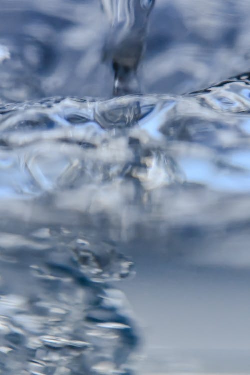 Water Splash in Close-up Photography