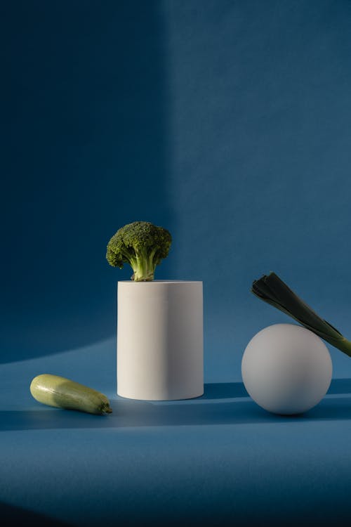 Gratis stockfoto met blauwe achtergrond, broccoli, conceptueel