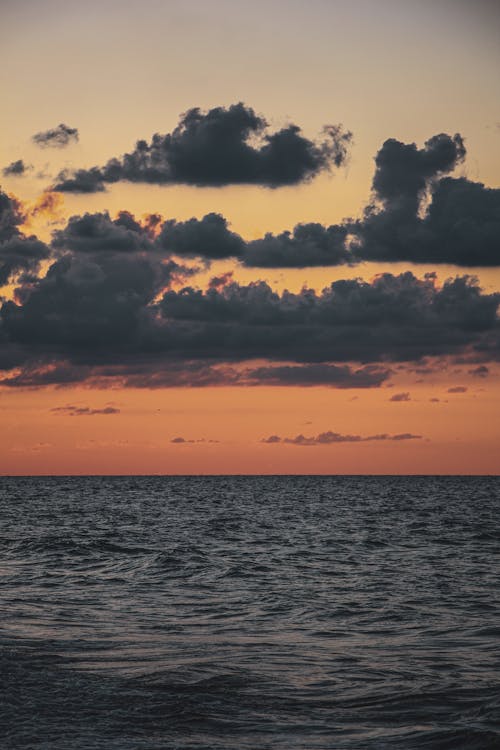 Immagine gratuita di bellezza nella natura, blueclouds, cielo giallo