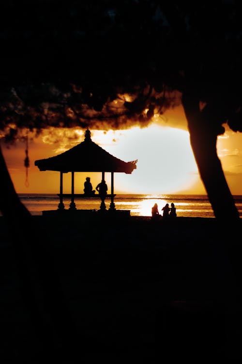 Foto profissional grátis de alvorecer, coreto, Hora dourada