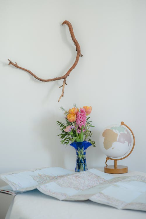 Dining table with Flower Vase and Globe