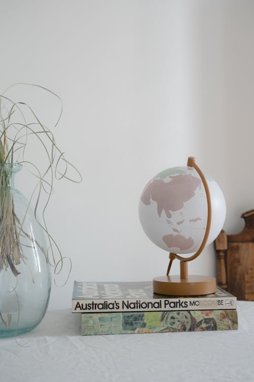 Бесплатное стоковое фото с вертикальный выстрел, глобус, декоративный