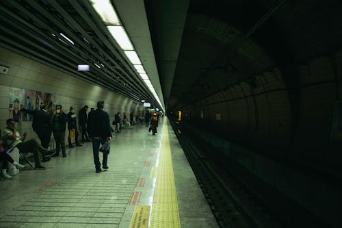 Foto d'estoc gratuïta de esperant, estació del metro, gent