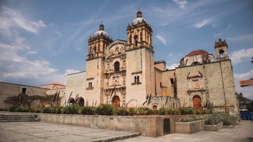 Fotos de stock gratuitas de arquitectura historica, Torre de iglesia