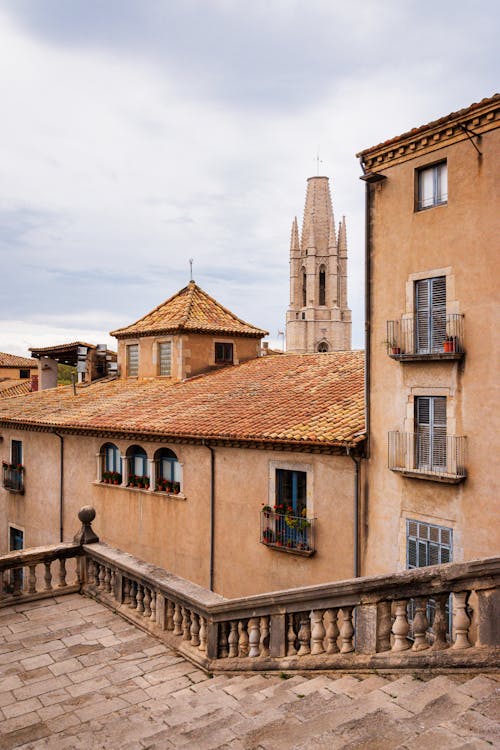Foto d'estoc gratuïta de arquitectura, balcó, basílica de sant feliu