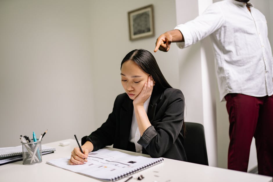 hostile workplace scene with gender discrimination - los angeles gender discrimination lawyer