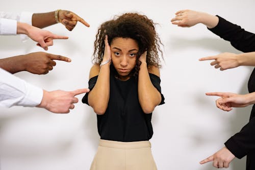 Kostenloses Stock Foto zu 4k, afroamerikaner-frau, angst