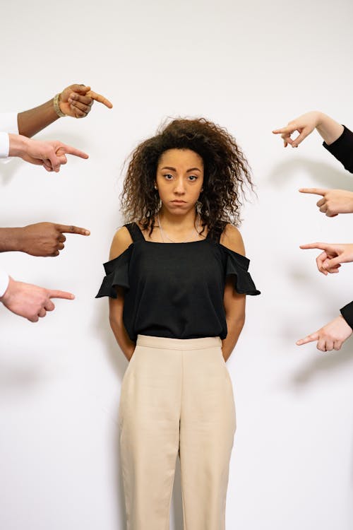 Kostenloses Stock Foto zu 4k, afroamerikaner-frau, angst