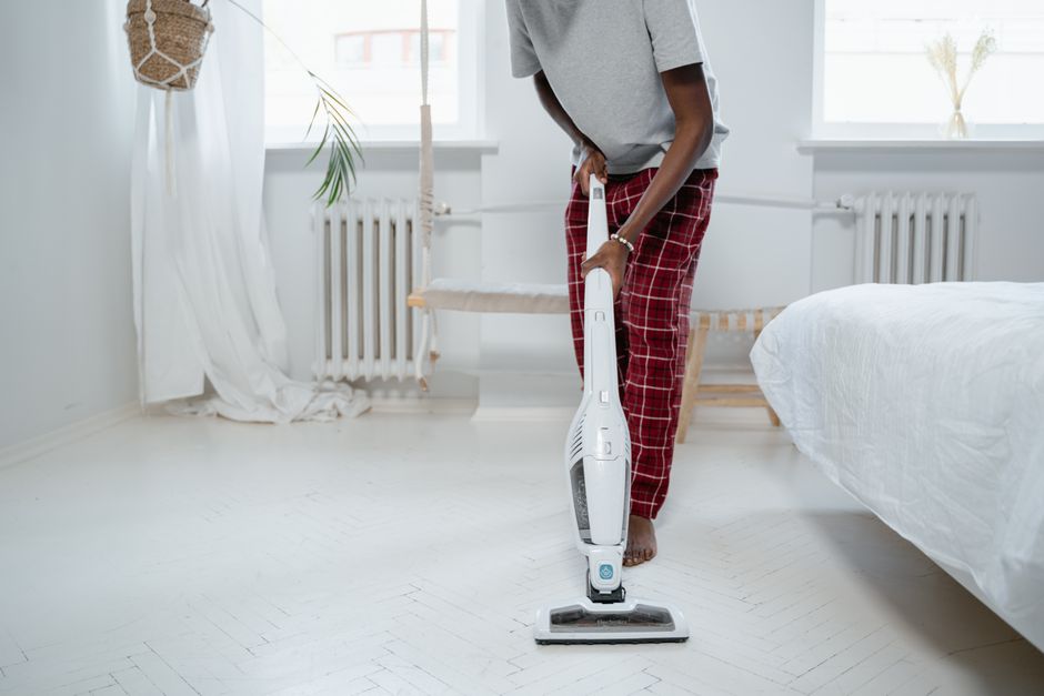 Best Handheld Vacuum for Small Parisian Apartments? My Real Review After Spilling Coffee on the Rug