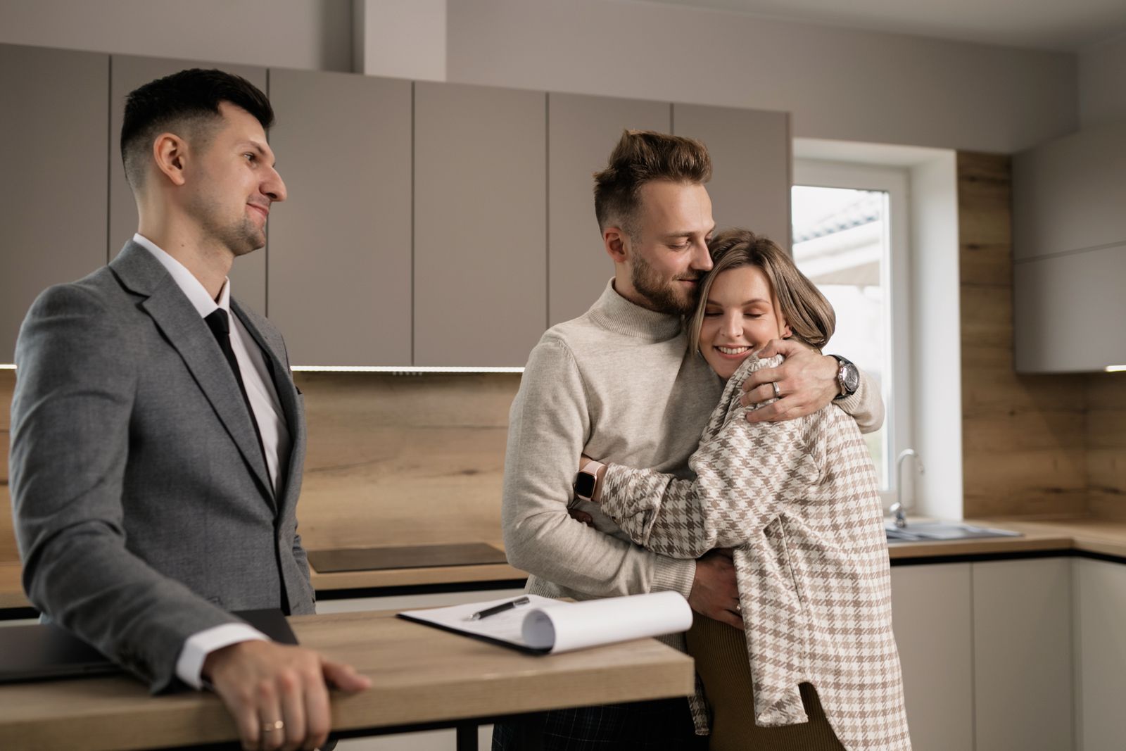 What Sellers Should Know About Closing Day