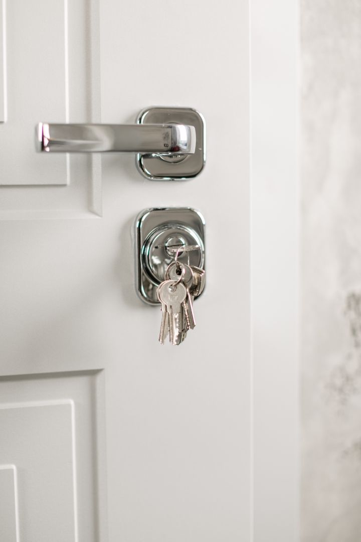 Mobile locksmith arriving for emergency service in Ballwin, MO