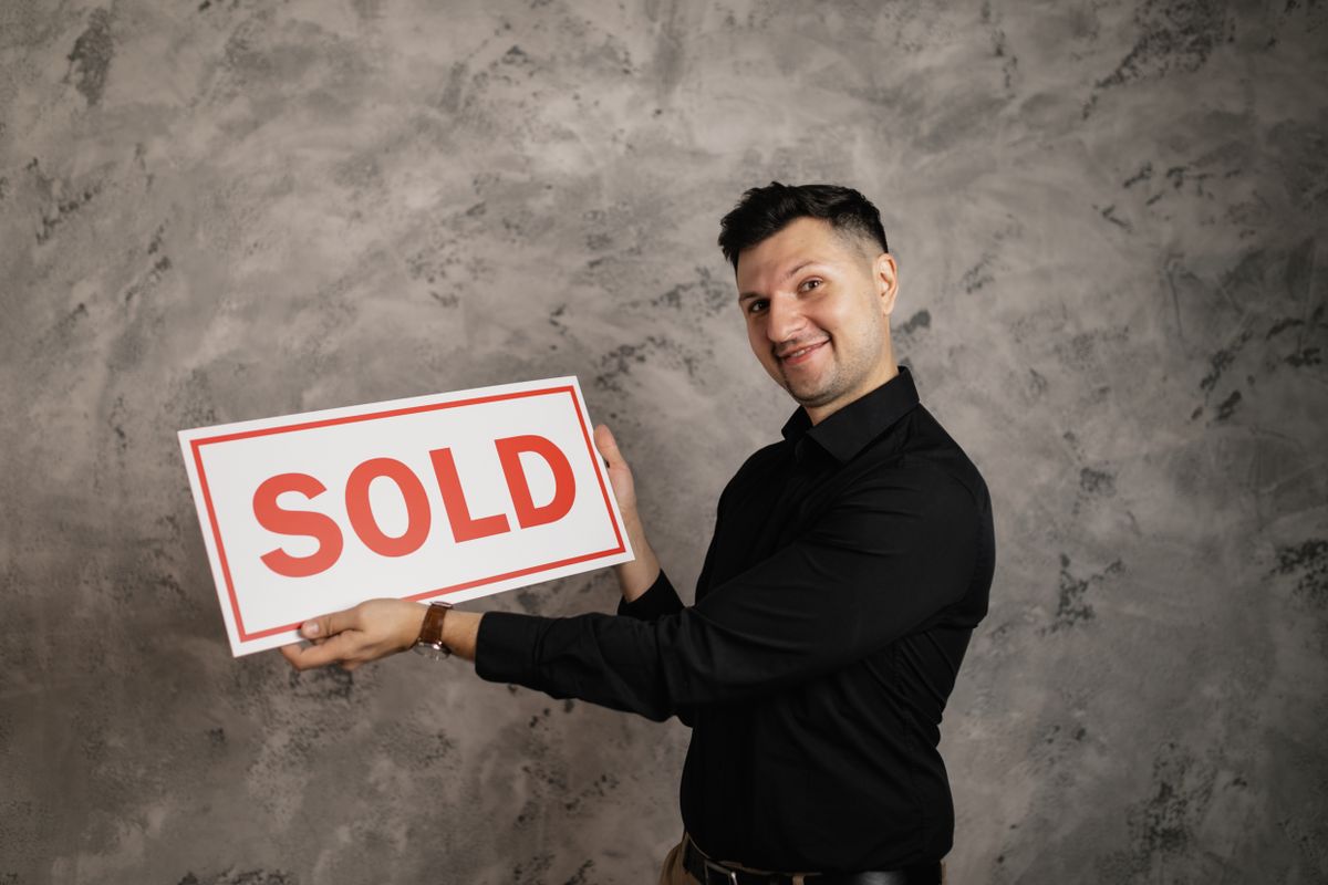 How Wholesale Real Estate Works: Step-by-Step Guide (2026)