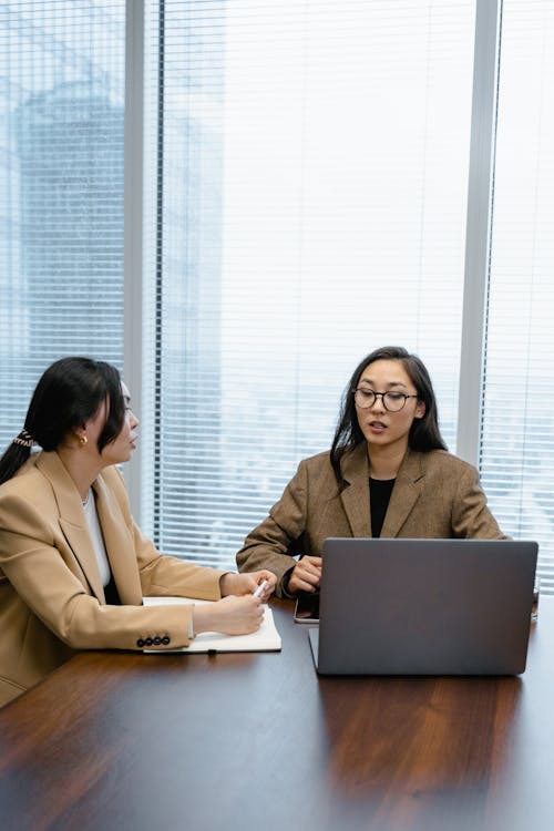 Immagine gratuita di business, colleghi, discutendo