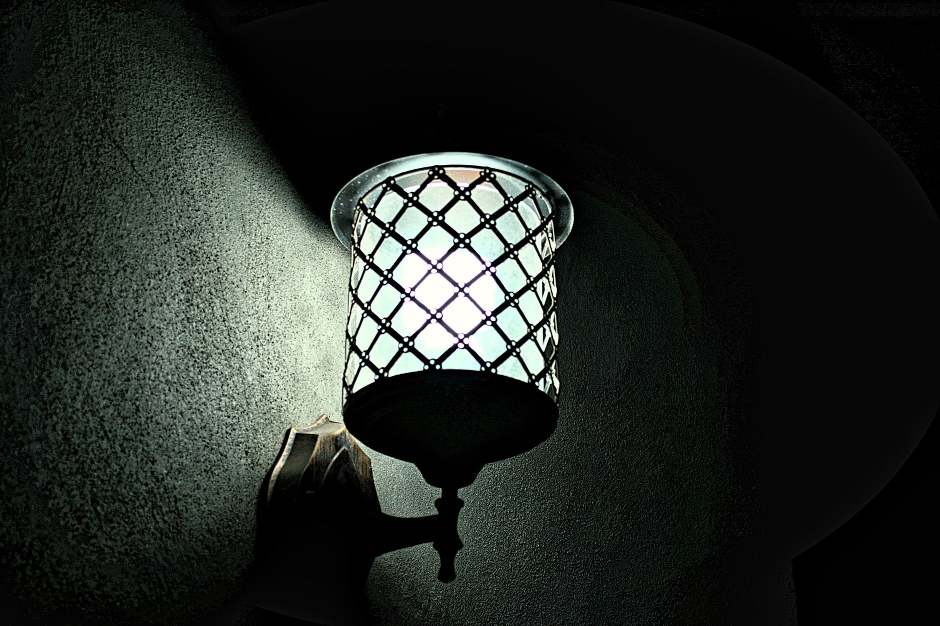 Best Outdoor Wall Sconce 2026: Modern & Traditional