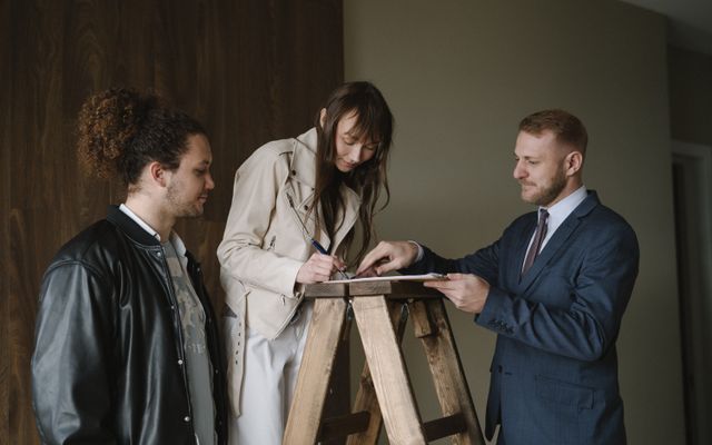 Vuoi vendere casa a Vicenza? Ecco 3 trucchi che conquistano davvero l’acquirente – Keyspace – Agenzia immobiliare a Vicenza e provincia firma contratto casa