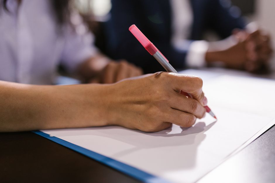Imagen profesional de 'legal legal abogado tribunal abogado strong queja profesional abogados colegio presentar formal' por RDNE Stock project