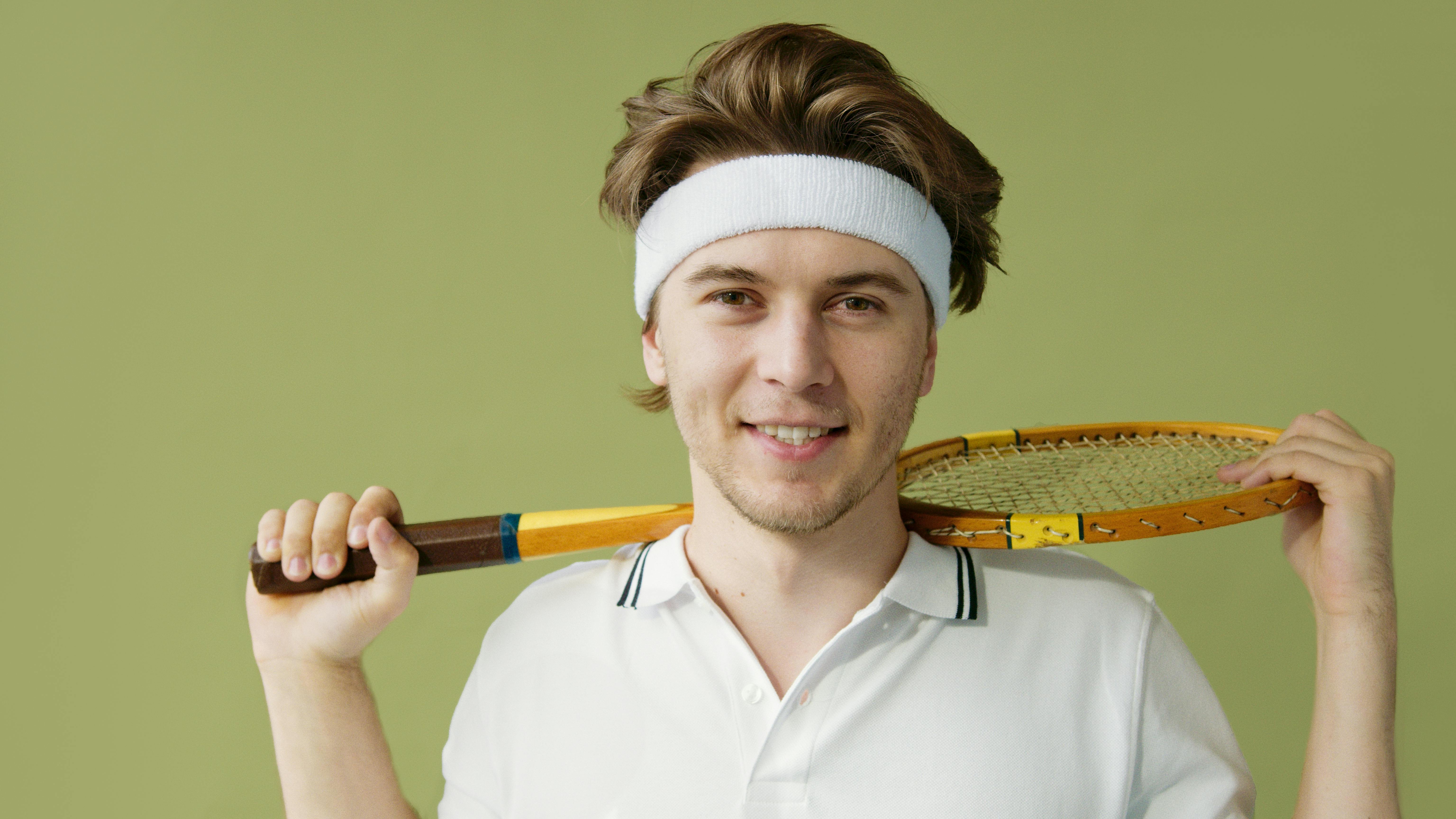 Yahoo Sports hires Jarrod Schwarz as general manager — Photo by Artem Podrez on Pexels