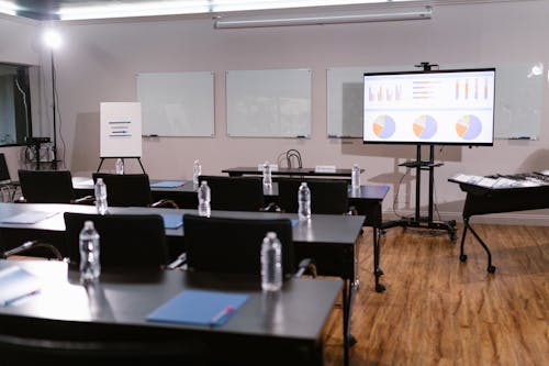 Free Empty Conference Room Stock Photo