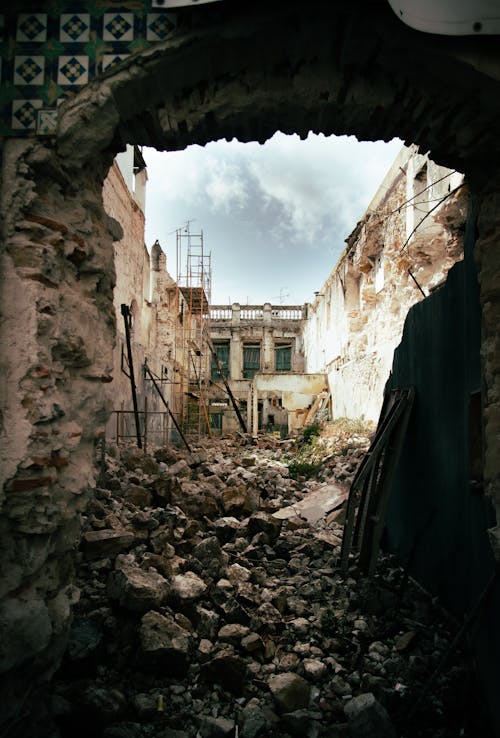 Gratis arkivbilde med demolering, forlatt bygning, i ruiner