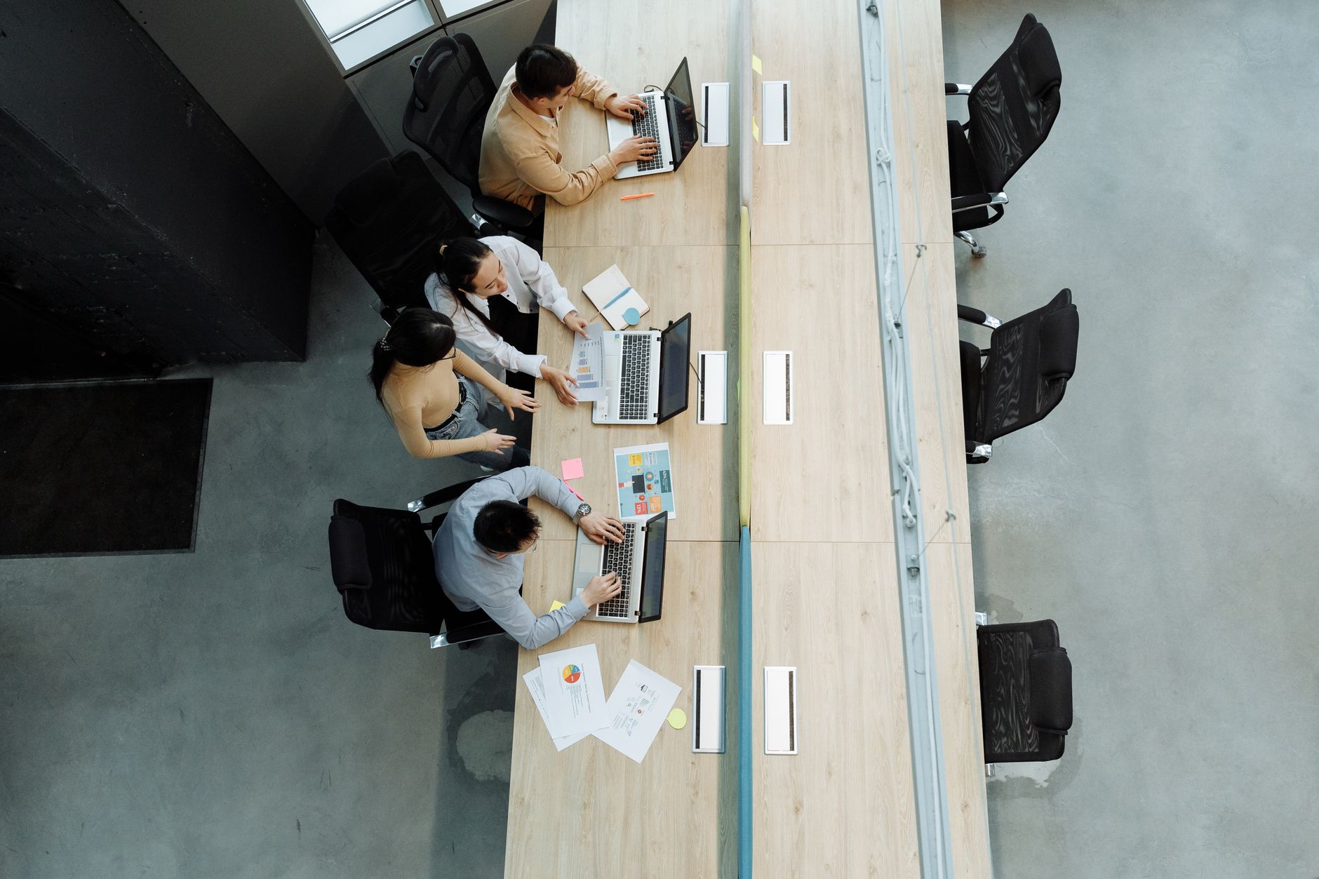 Relationship Intelligence B2B: The Complete Guide 3 WARM framework diagram for relationship intelligence B2B strategy showing pipeline building process in 2026