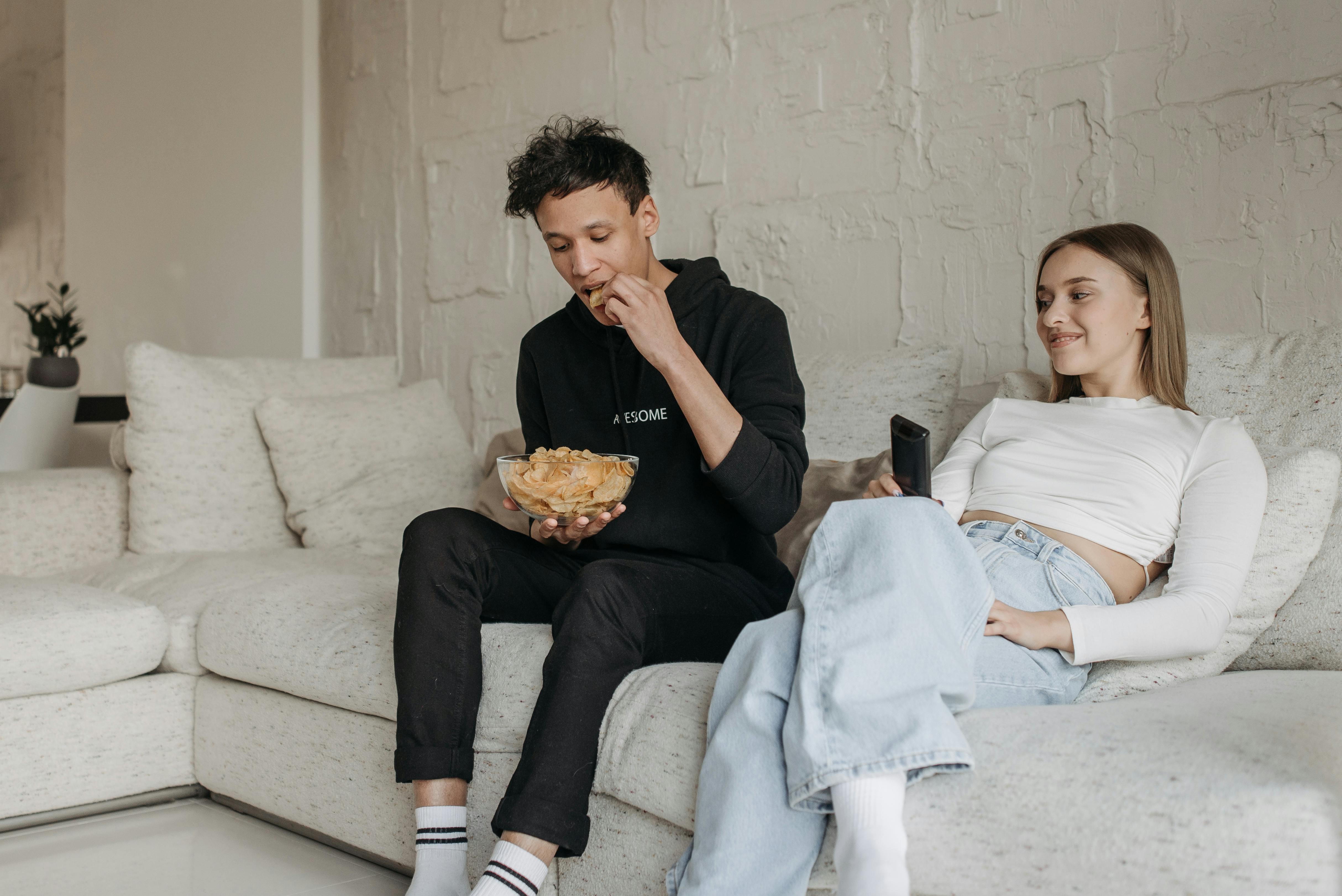 Lifestyle Tries: Spending 24 hours at a cafe — Photo by Pavel Danilyuk on Pexels