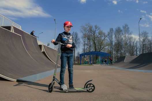Razor A5 Lux Kick Scooter