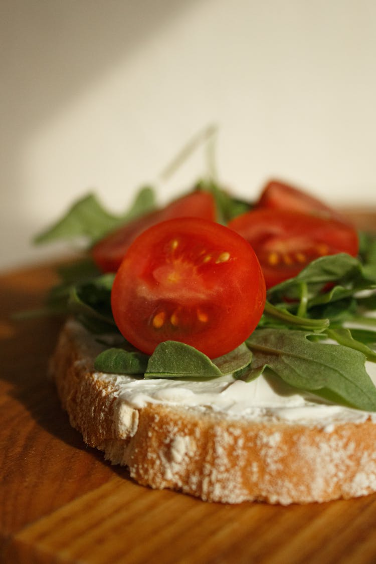 Fresh Tomato And Arugula Sandwich