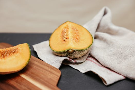 Melons, cantaloupe, raw