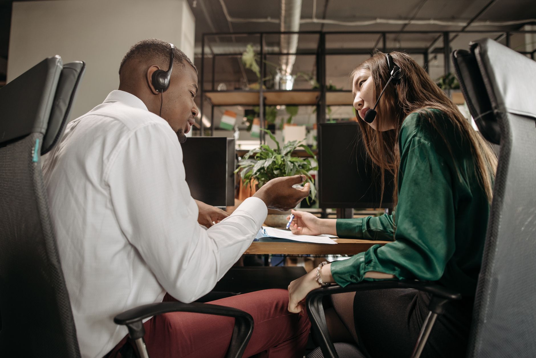 AI Agents Redefine Commerce and Workplace Dynamics in 2026