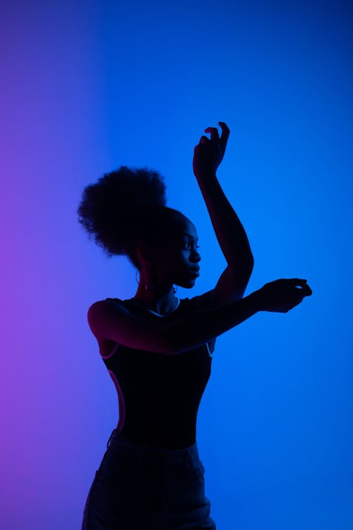 Foto d'estoc gratuïta de ballant, dona, dona afroamericana