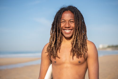 Gratis stockfoto met Afro-Amerikaanse man, blij, detailopname