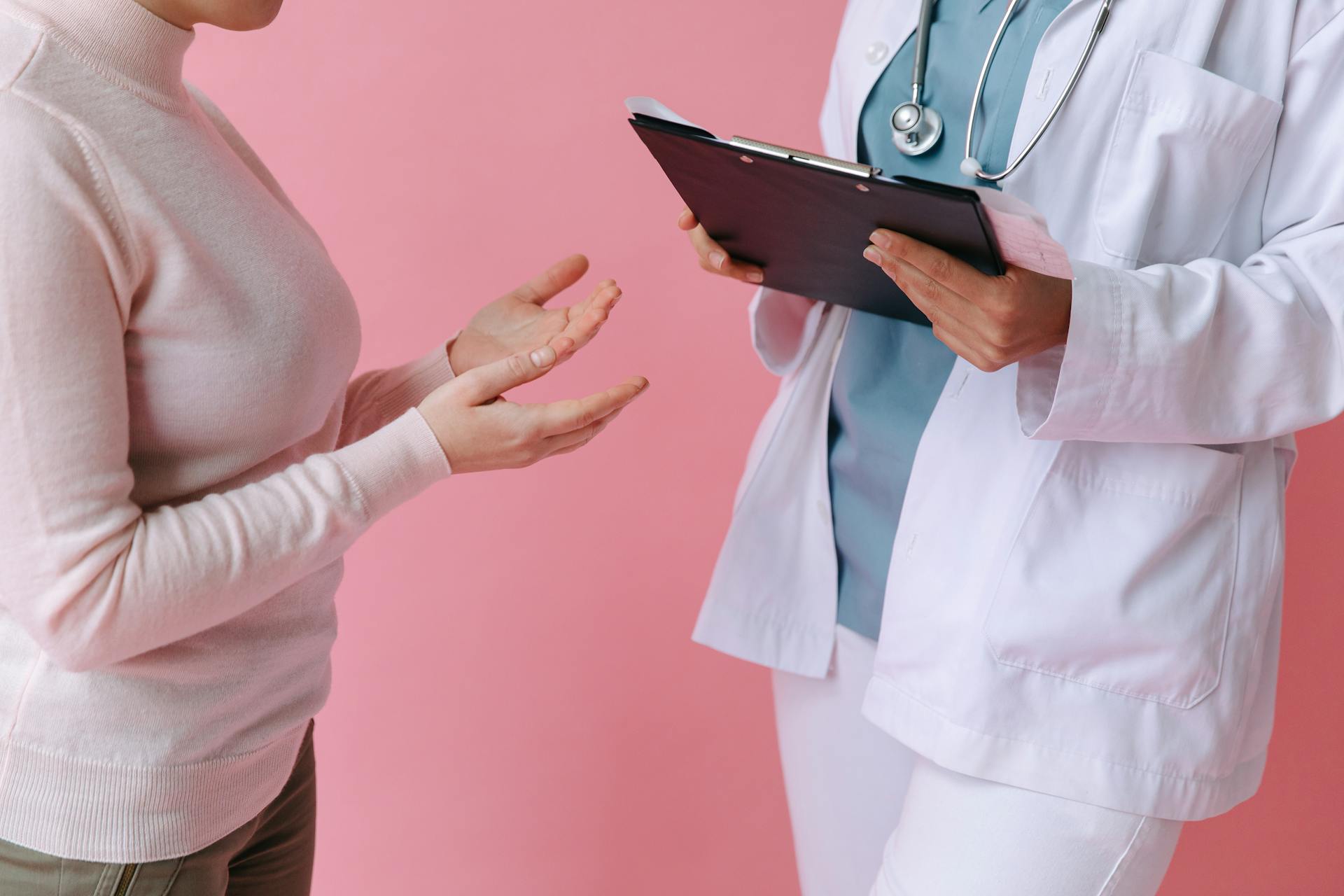 Doctor consulting a Patient