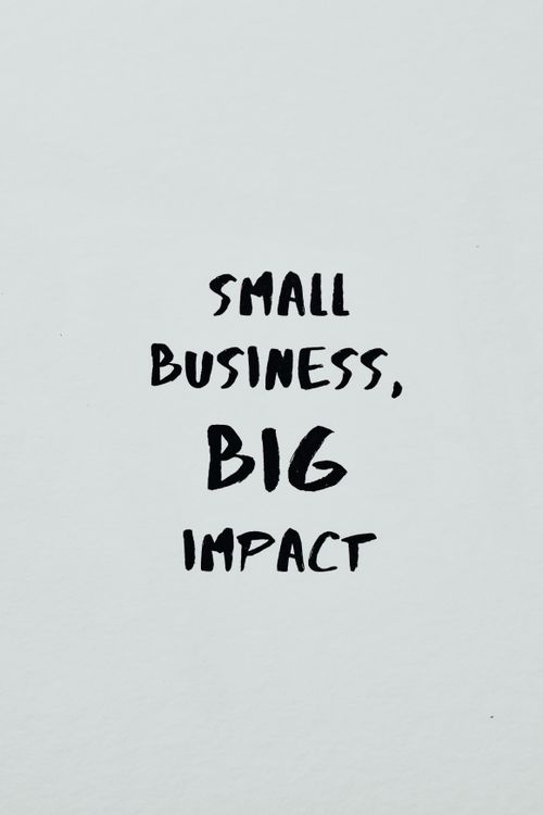 Free Motivational text highlighting the impact of small businesses on a minimalist background. Stock Photo