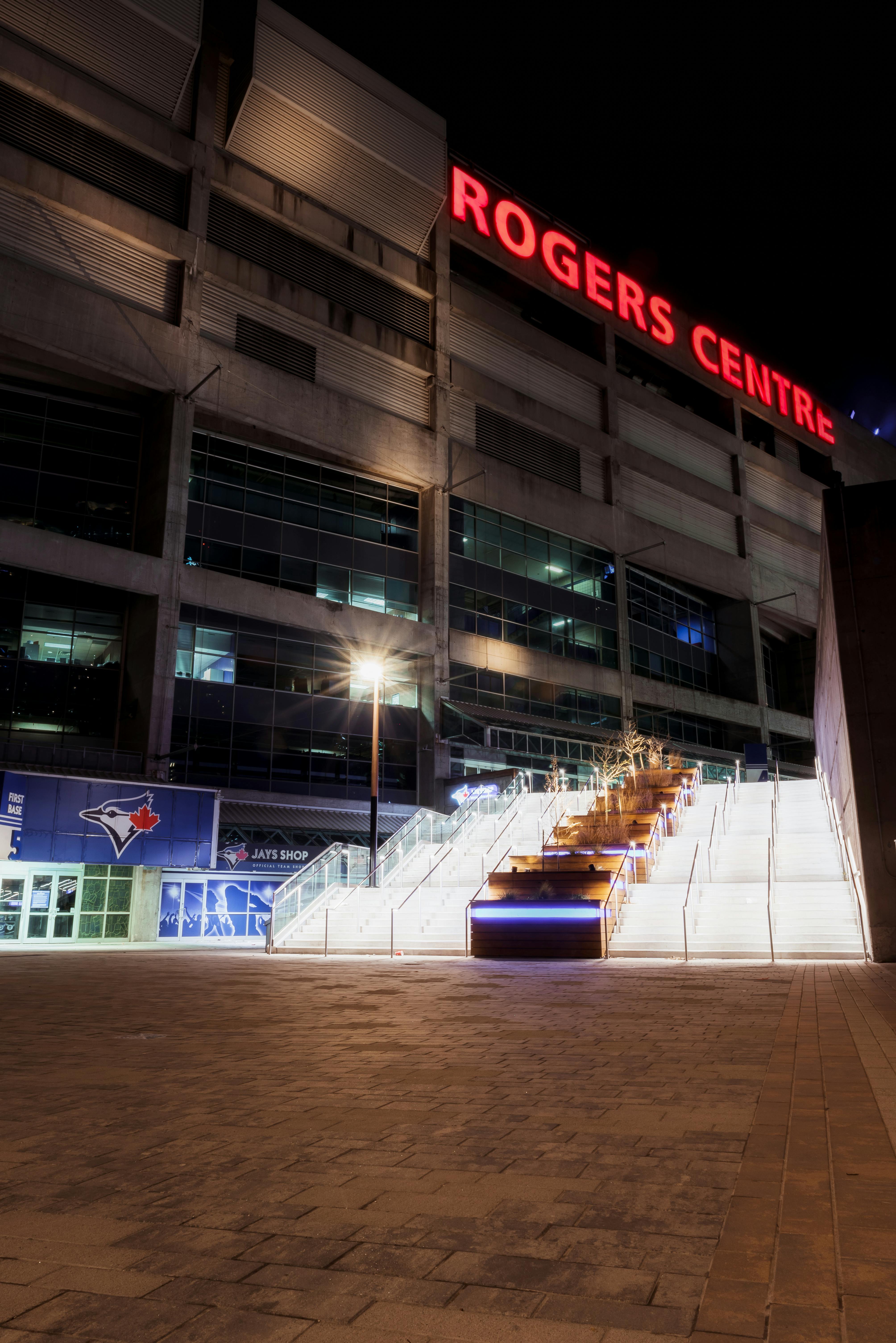 Roger Centre Stadium at Night Time · Free Stock Photo