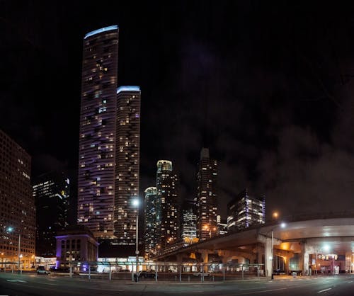 城市, 塔, 夜間 的 免費圖庫相片
