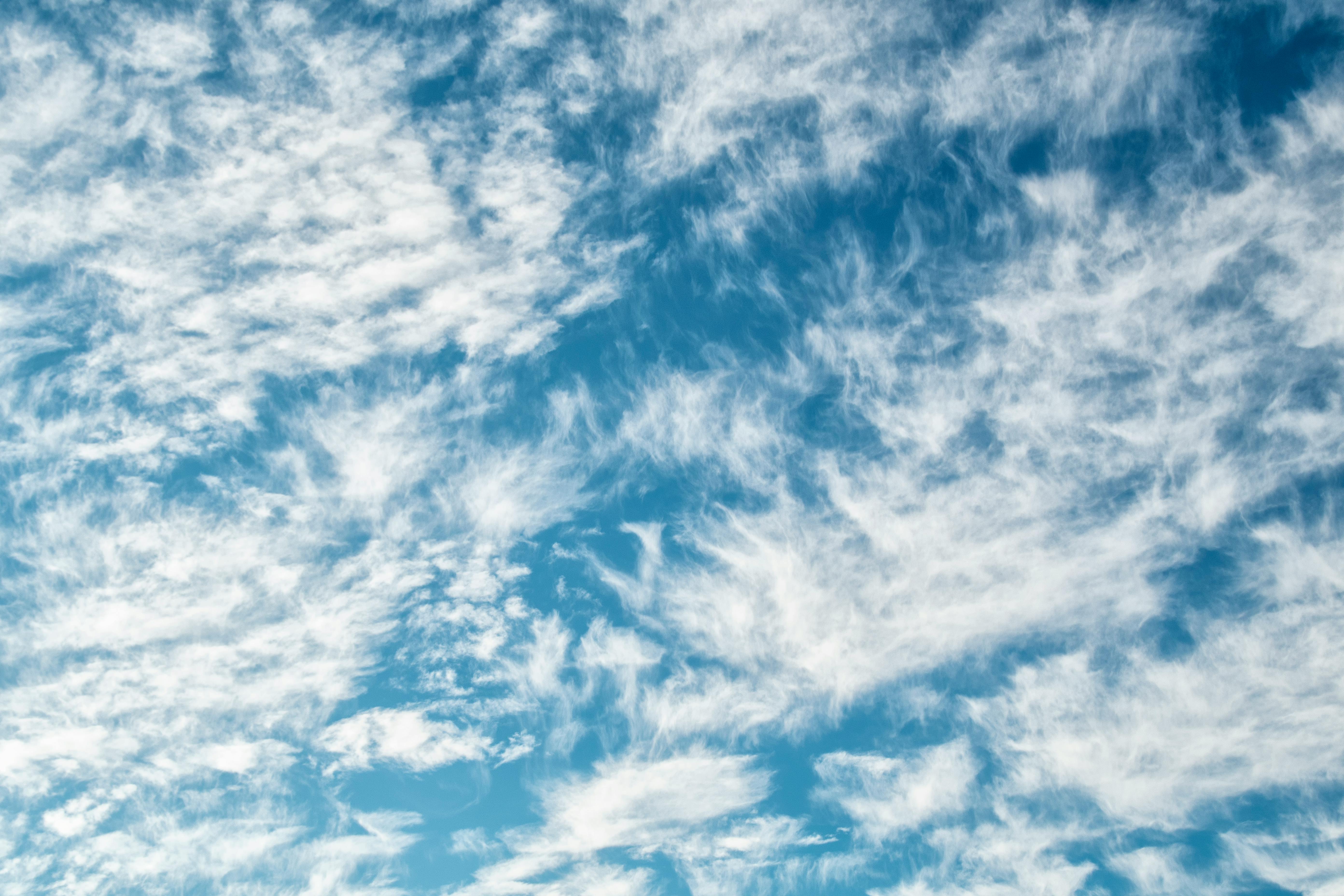 White Clouds and Blue Sky · Free Stock Photo, image size:5568x3712