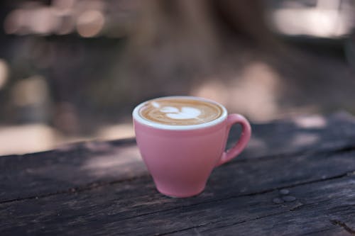 咖啡杯, 木背景, 粉色 的 免費圖庫相片