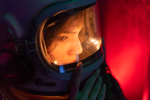 Gratis lagerfoto af astronaut, fra siden, futuristisk