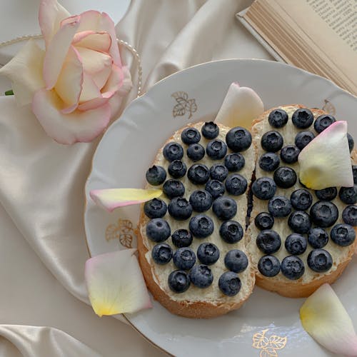 꽃잎, 블루베리, 아침 식사의 무료 스톡 사진