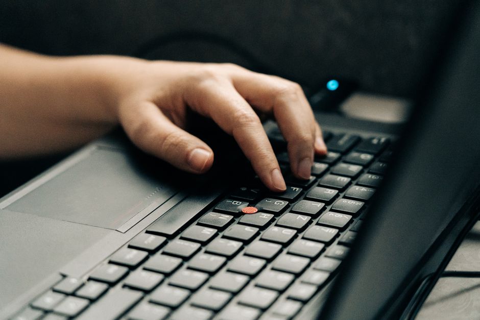 スナドラX2搭載の新型Surface PCが登場。カラーや触覚フィーバックなどワクワク要素もアリ!