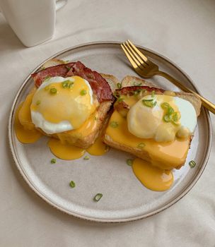 Kellogg's Licensed Frozen Meals Chorizo Benedict 8oz