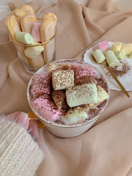 Hot Chocolate / Cocoa, Dry Mix, Made With Lowfat (1%) Or Fat Free (Skim) Milk