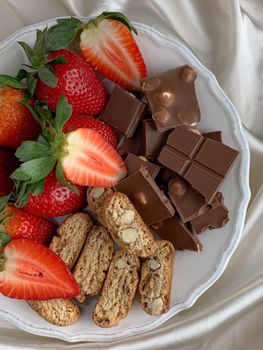 Strawberry Almond Bar — kidney-friendly food