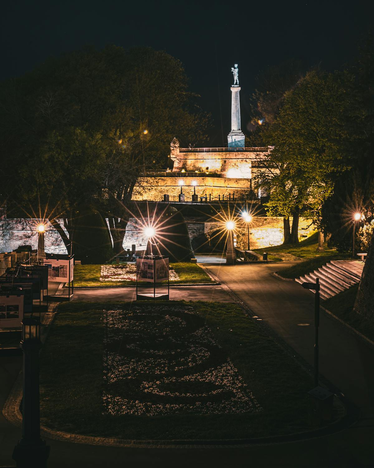 Nutritionist holding a clipboard and water bottle, discussing healthy choices