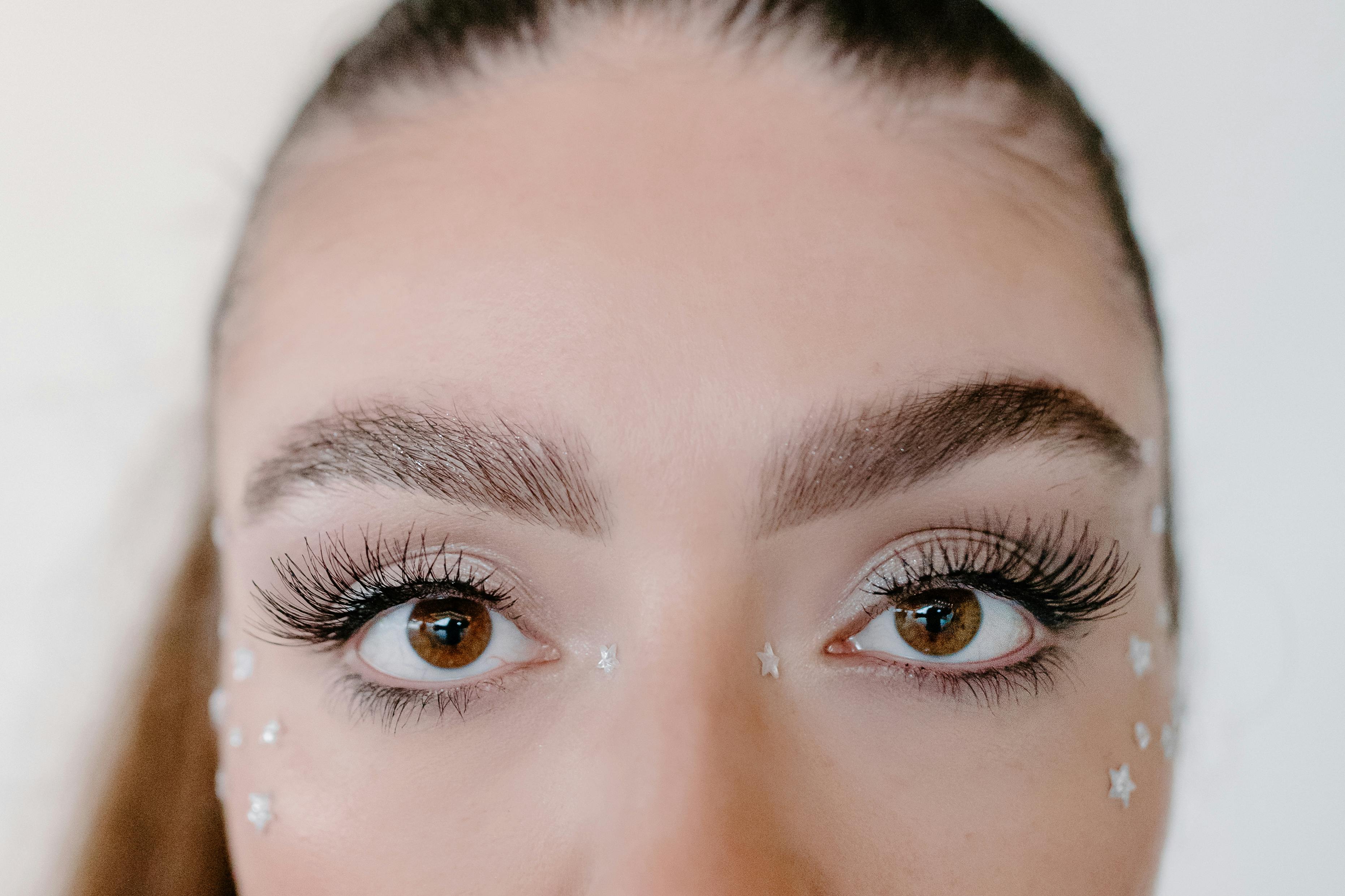 Is the UV lash system safe for lash extension or skin? It is here