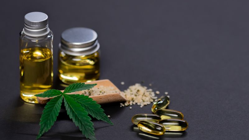CBD oil dropper measuring precise CBD dosage for beginners