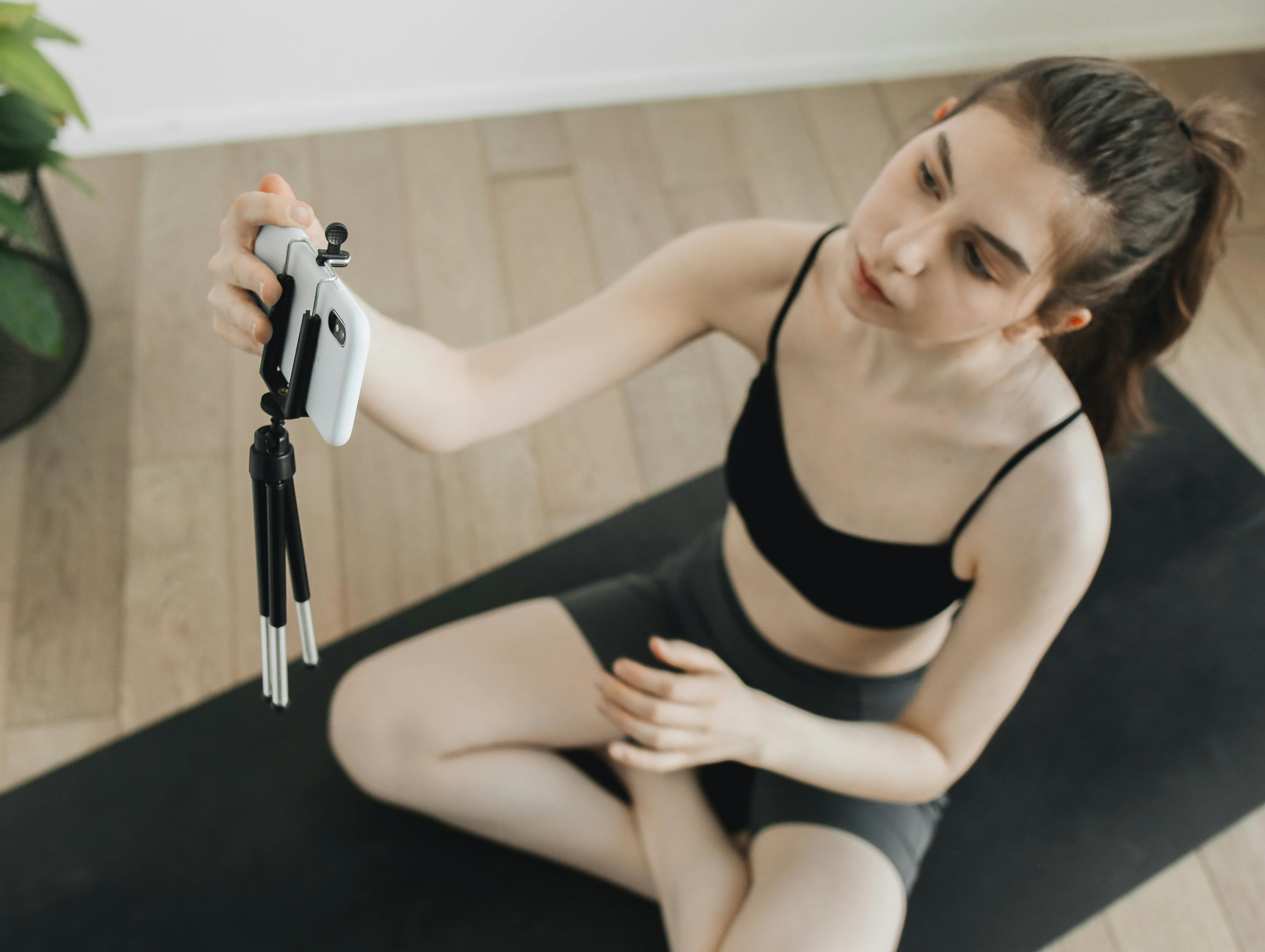 健身科技股Zepp Health 2025年業績爆發，超越蘋果的關鍵策略