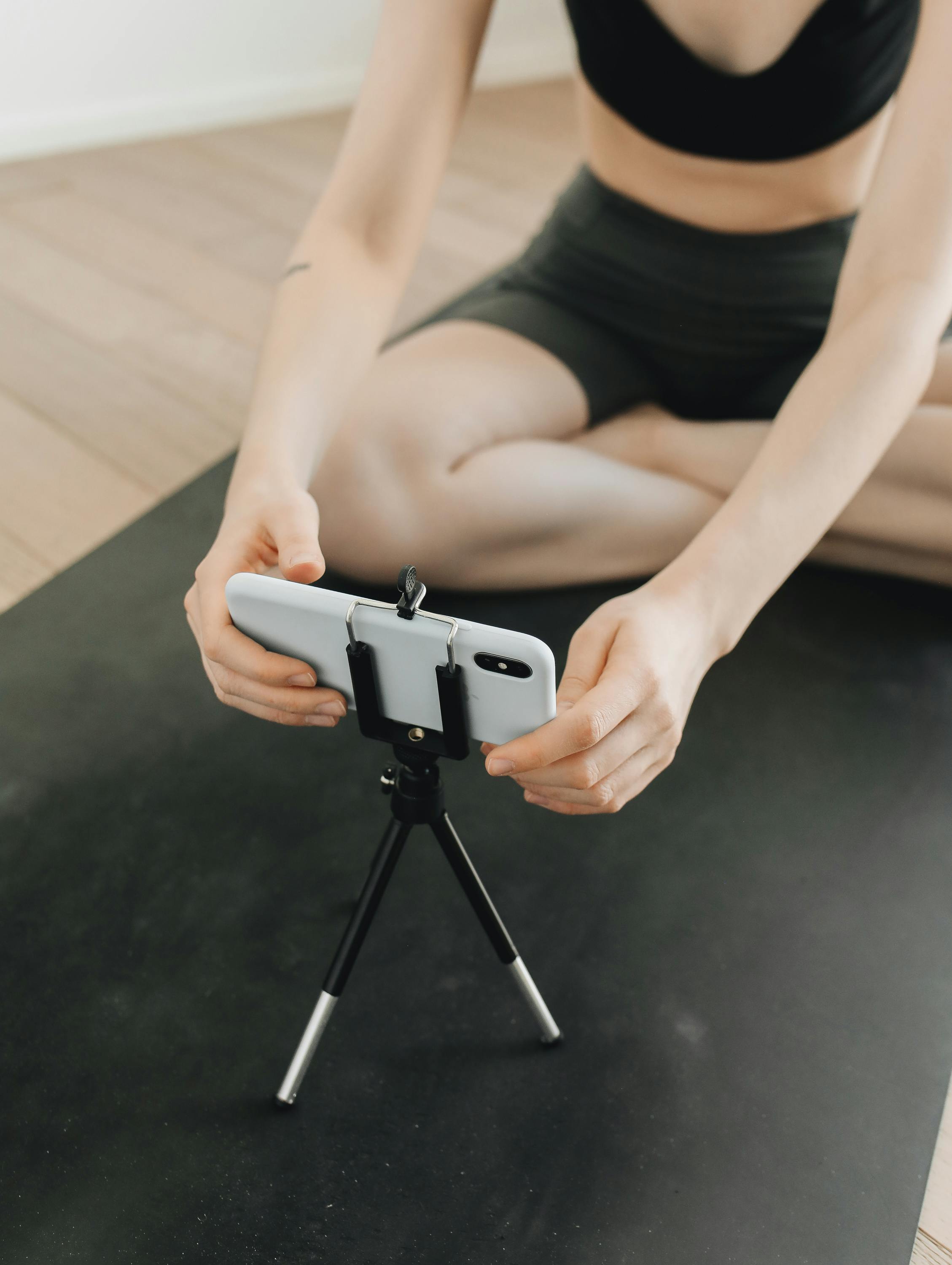 5 Top Yoga Apps To Use At The Office