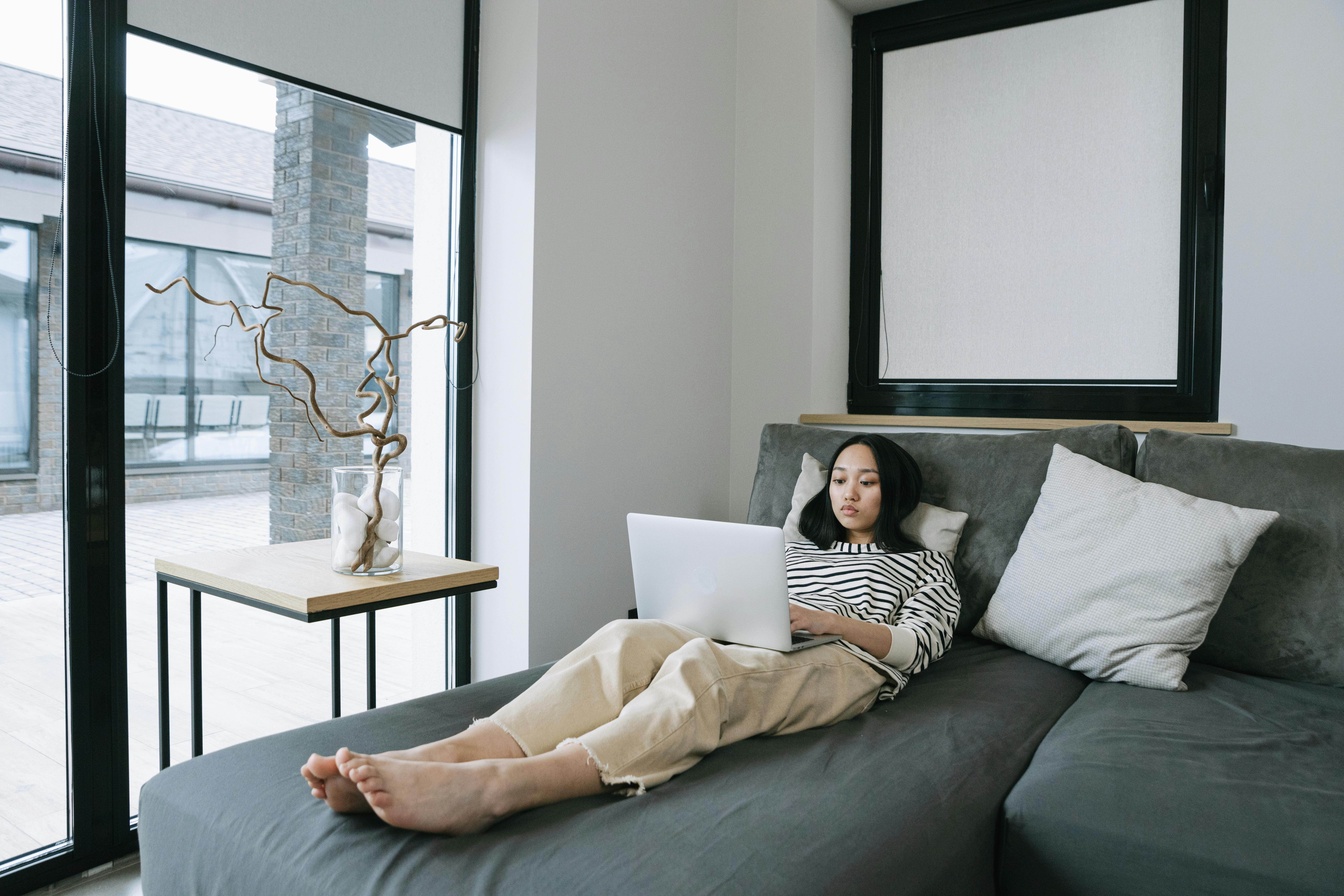 Intérieur minimaliste design épuré