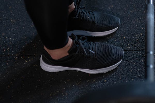 Gym Shoe Guide: Lifting Shoes vs Cross-Trainers vs Minimalist